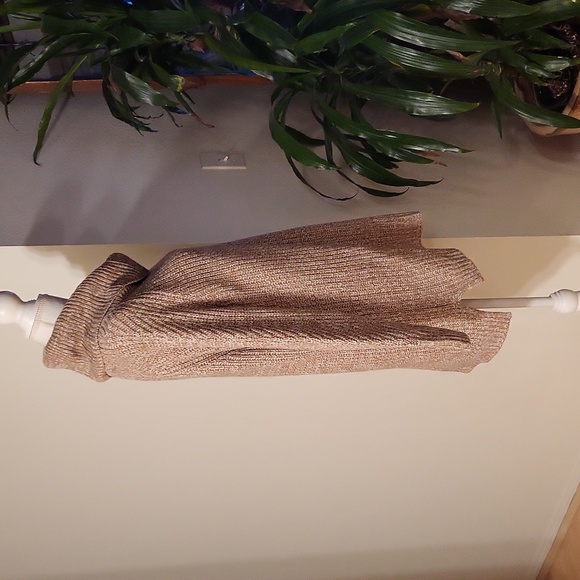 Andeaway Large Knit Tan Sweater Loose Turtleneck - Picture 2 of 7